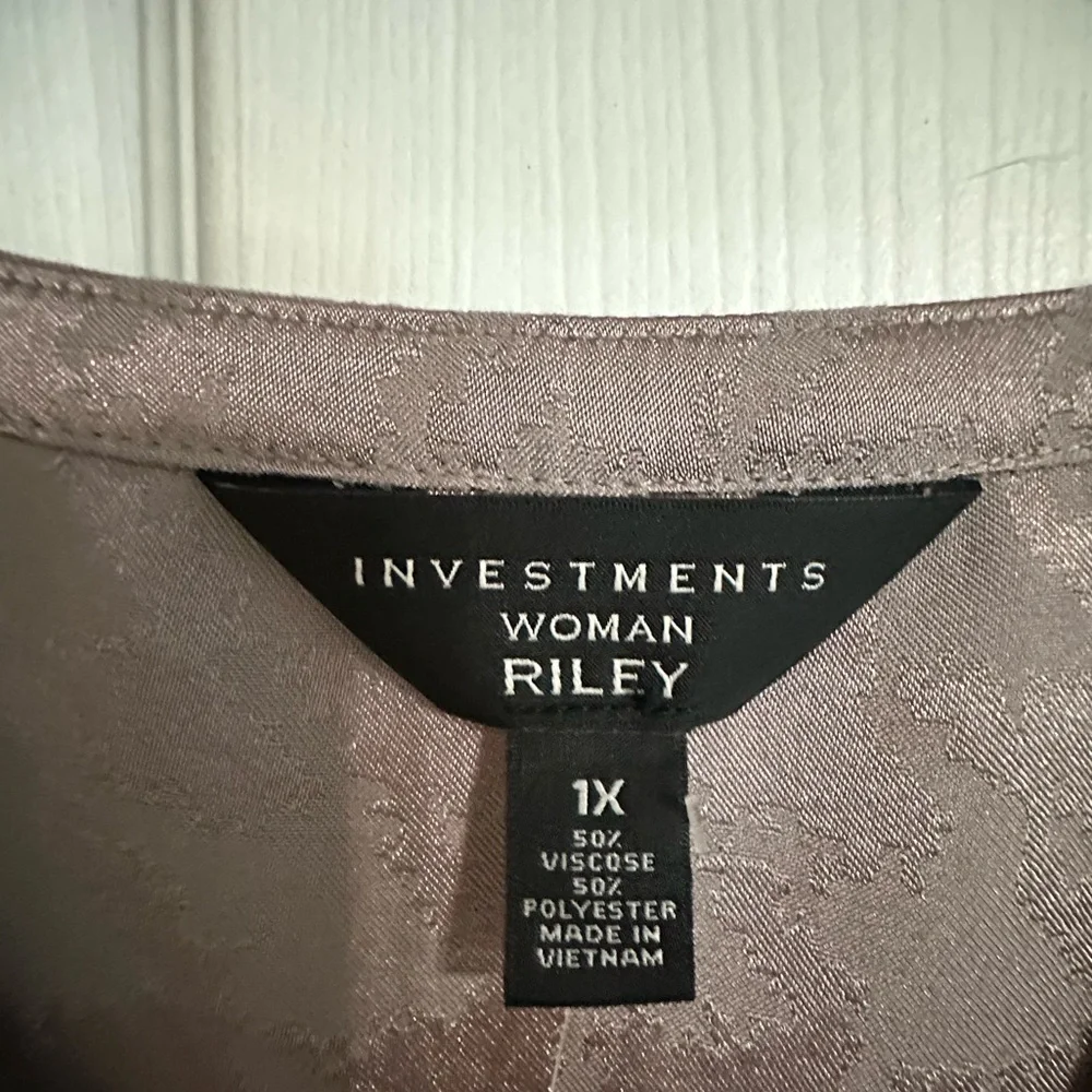 NWT Investments‎ Riley Women's Ruffled Blouse - Size 1X